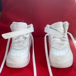 White Girl Nike Shoes In Good Condition